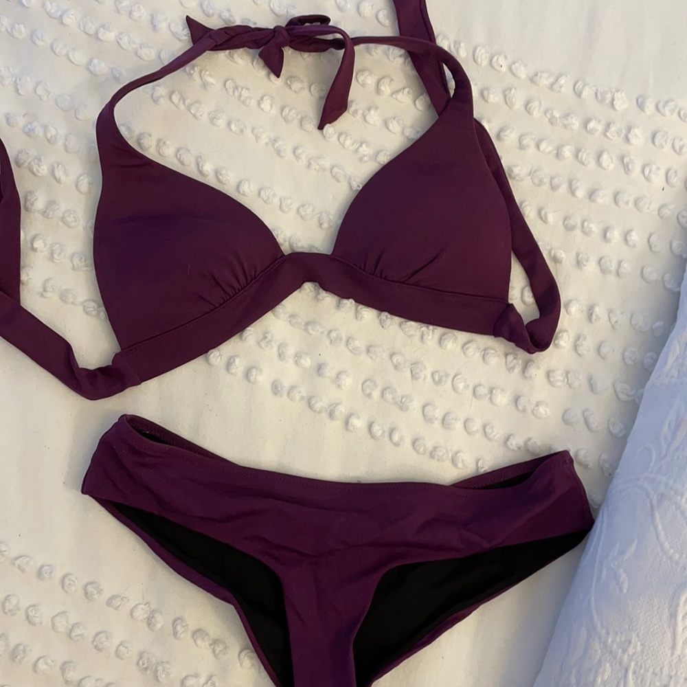 Bikini - Picture 3 of 3